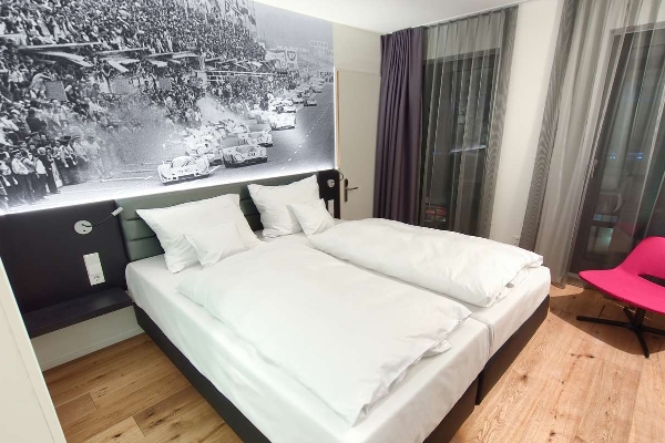V8 HOTEL Motorworld Region Stuttgart
